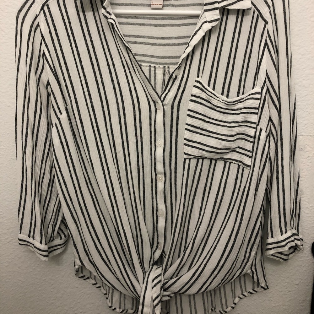 Collared tie up blouse